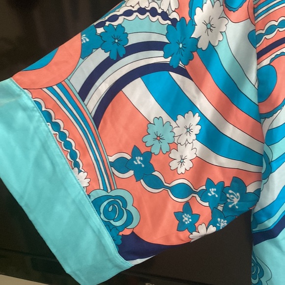 Kensie Coverup - Picture 3 of 8